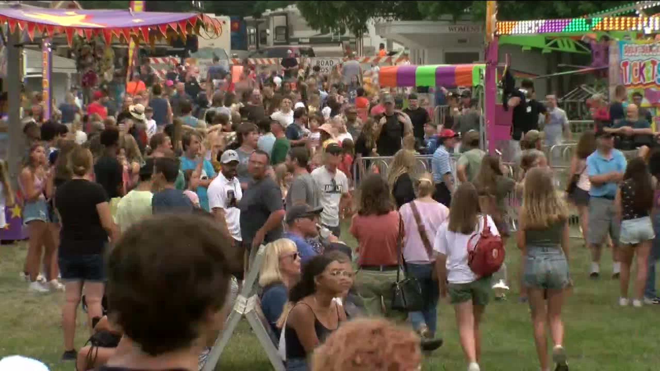 Ozaukee County Fair contends with severe weather threat on opening night Ozaukee County Fair contends with severe weather threat on opening night