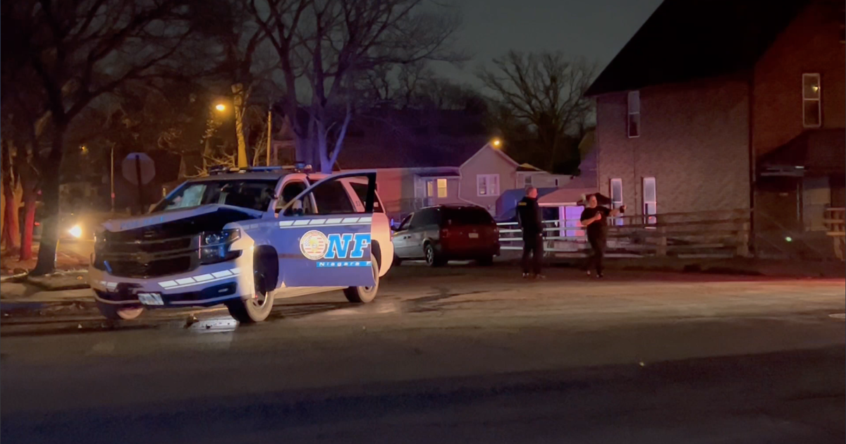 Niagara Falls police officer, teen driver injured in crash