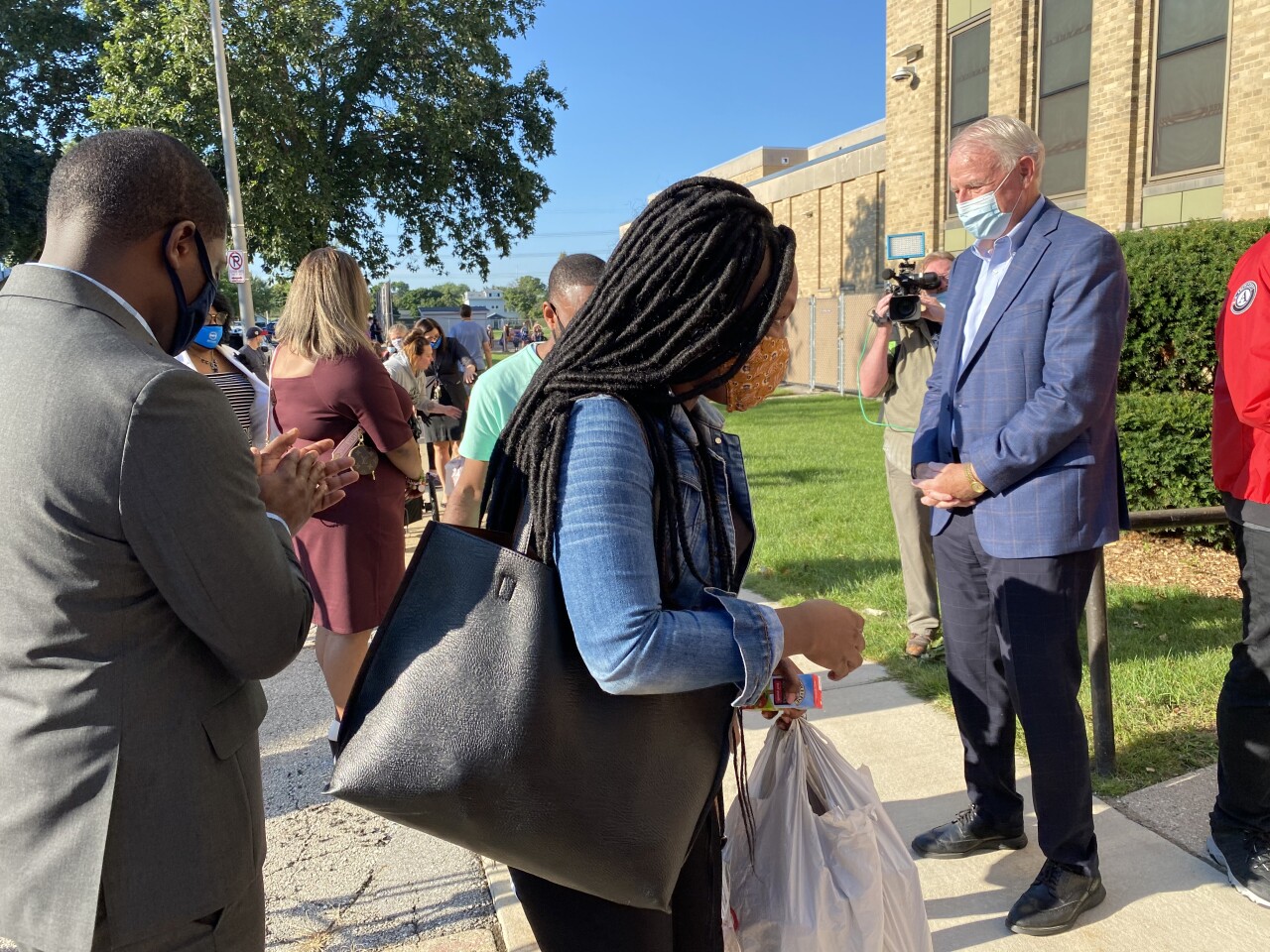 Mayor Tom Barrett welcomes students at MacDowell Montessori