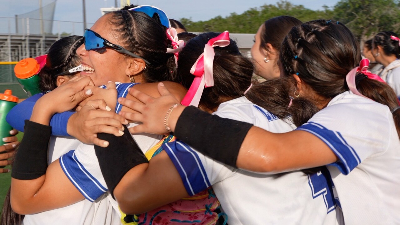 Santa Gertrudis Academy softball wins Regional Final