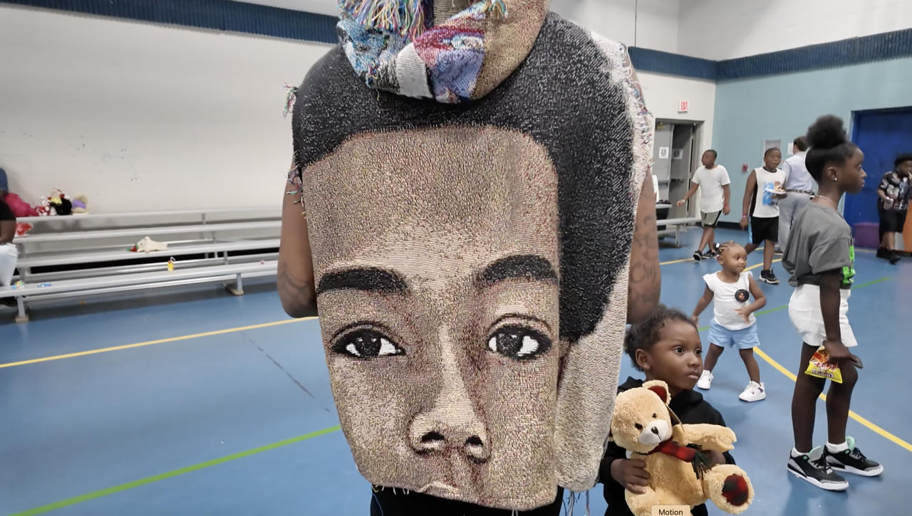 Sweater with the image of Domonic Davis