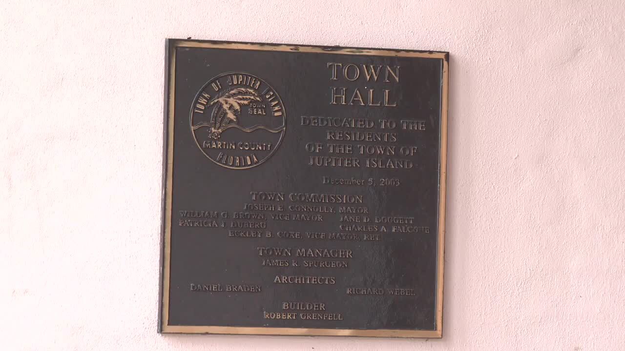 Jupiter Island Town Hall plaque