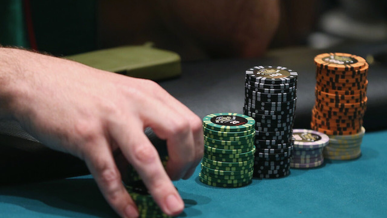 Michigan man wins $400,000 poker jackpot at MotorCity with losing hand