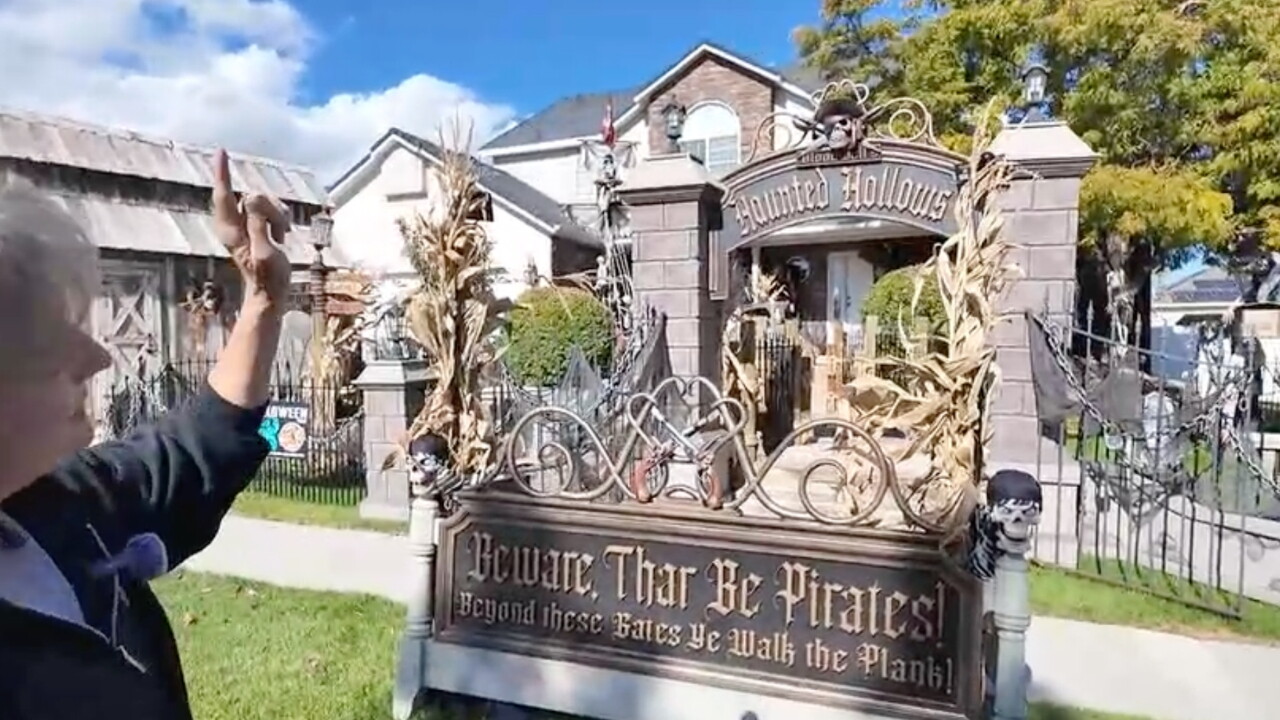 Riverton Halloween home
