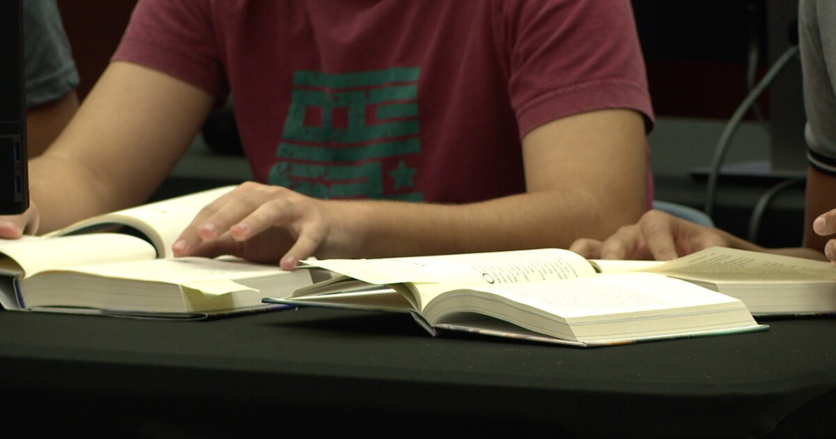 Pinellas book battle competition expand to engage more male students in reading - Vimarsana News