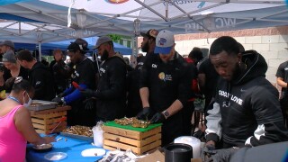 Buffalo Sports teams Lending a Hand