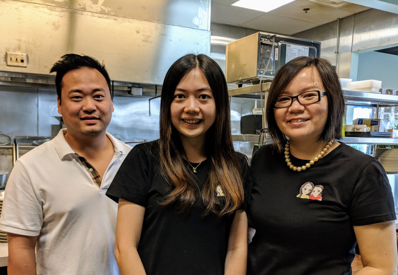 4-Tom Chen (L)-Yuke Qiu (M)-Jennifer Niu (R) (photo by G Yek).jpg