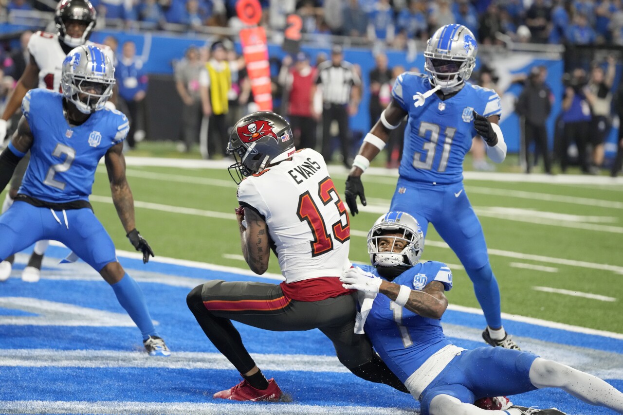 Tampa Bay Buccaneers receiver Mike Evans catches TD vs. Detroit Lions in NFC divisional playoff game, Jan. 21, 2024