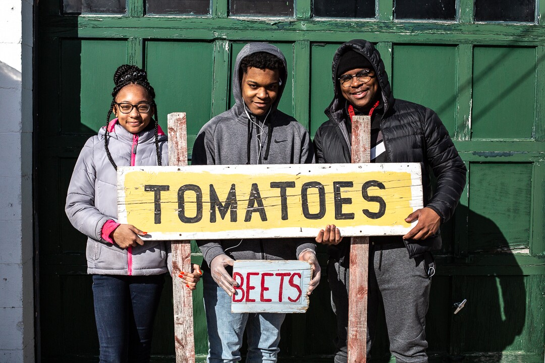 Milwaukee teenagers learn how to grow and cook own food during internship