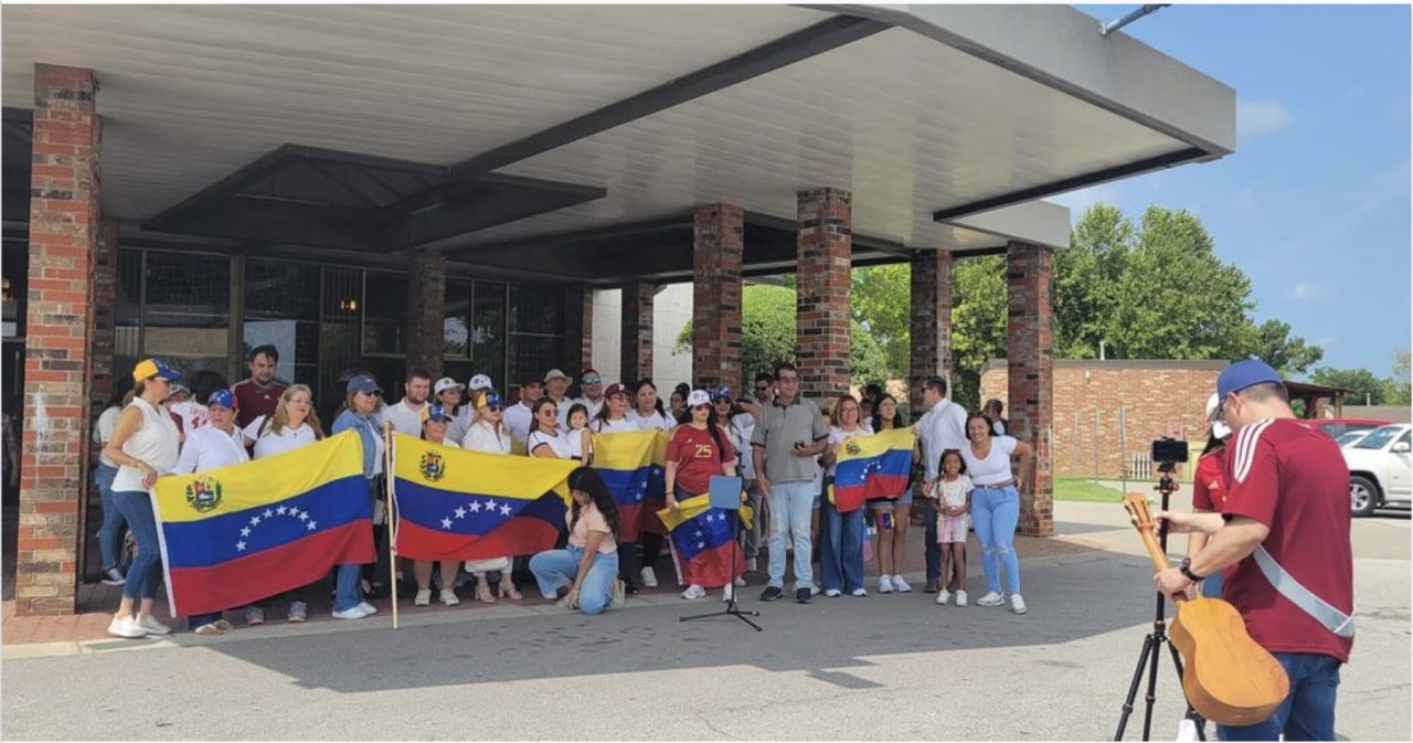 Venezuelans in Tulsa pray for election change St Pius X Church TulsaZuela.png