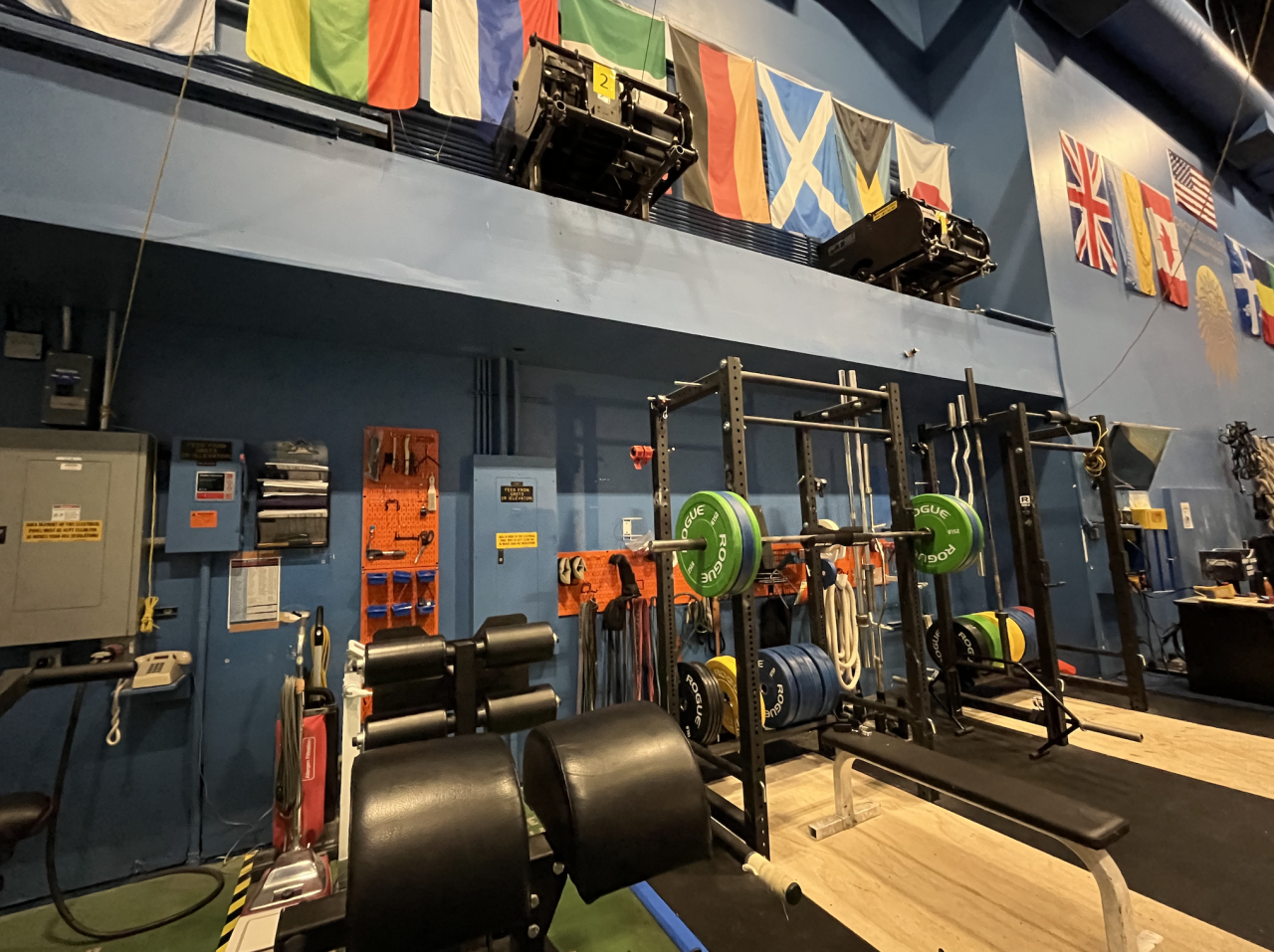 Cirque du Soleil - "O" workout room