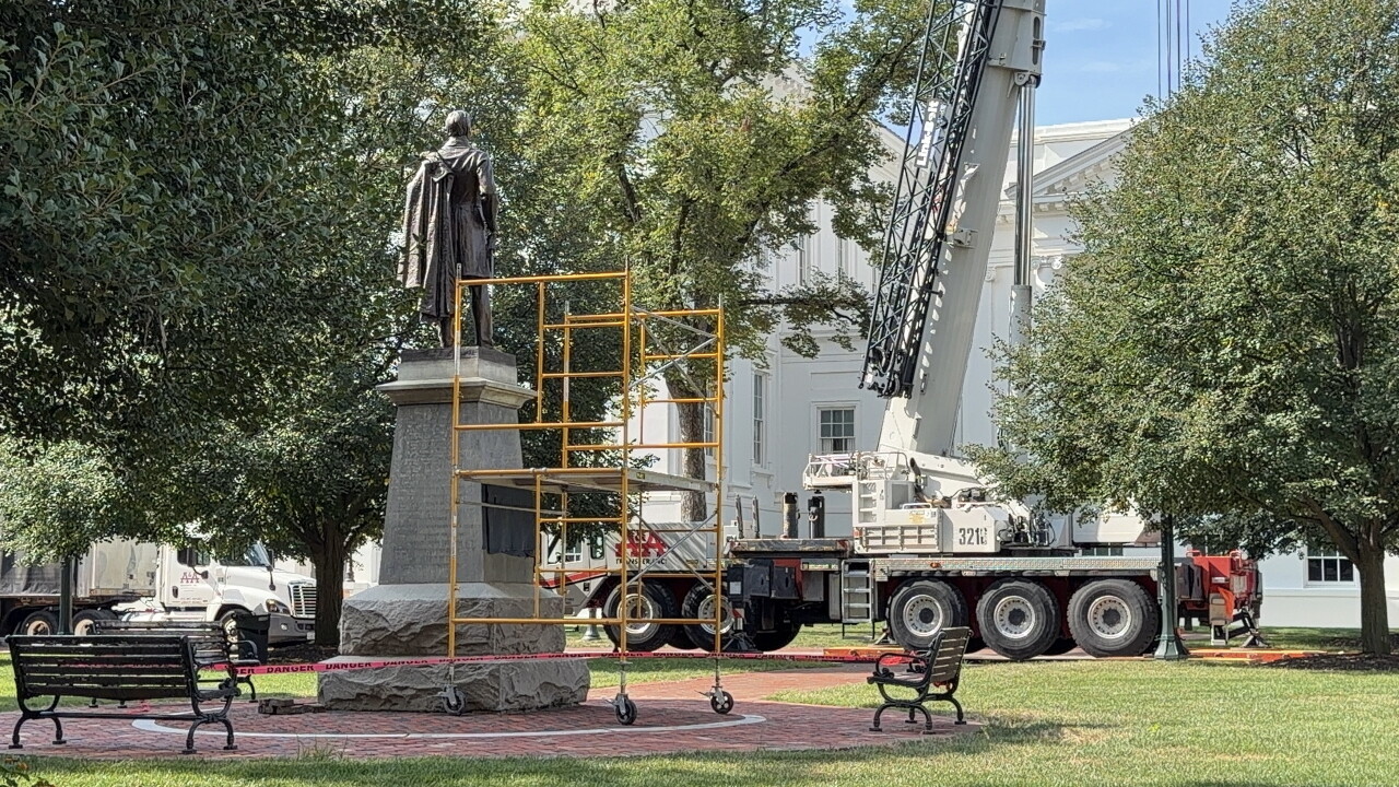 Crews begin removing Confederate statues from Capitol Square in Richmond