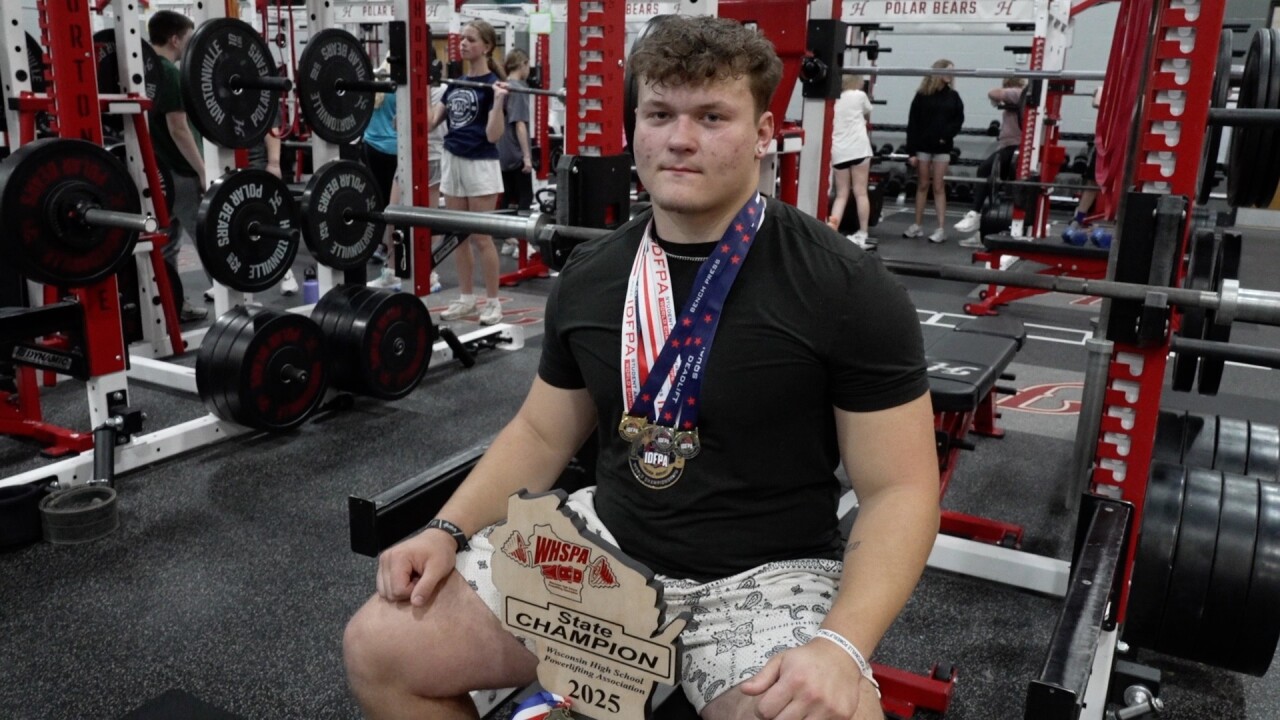 Hortonville's Reggie Kloehn takes home gold as Polar Bears powerlifting shines at World Championships