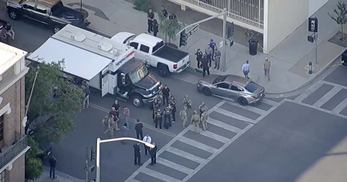 Bakersfield Police give update on bomb threat and hostage situation