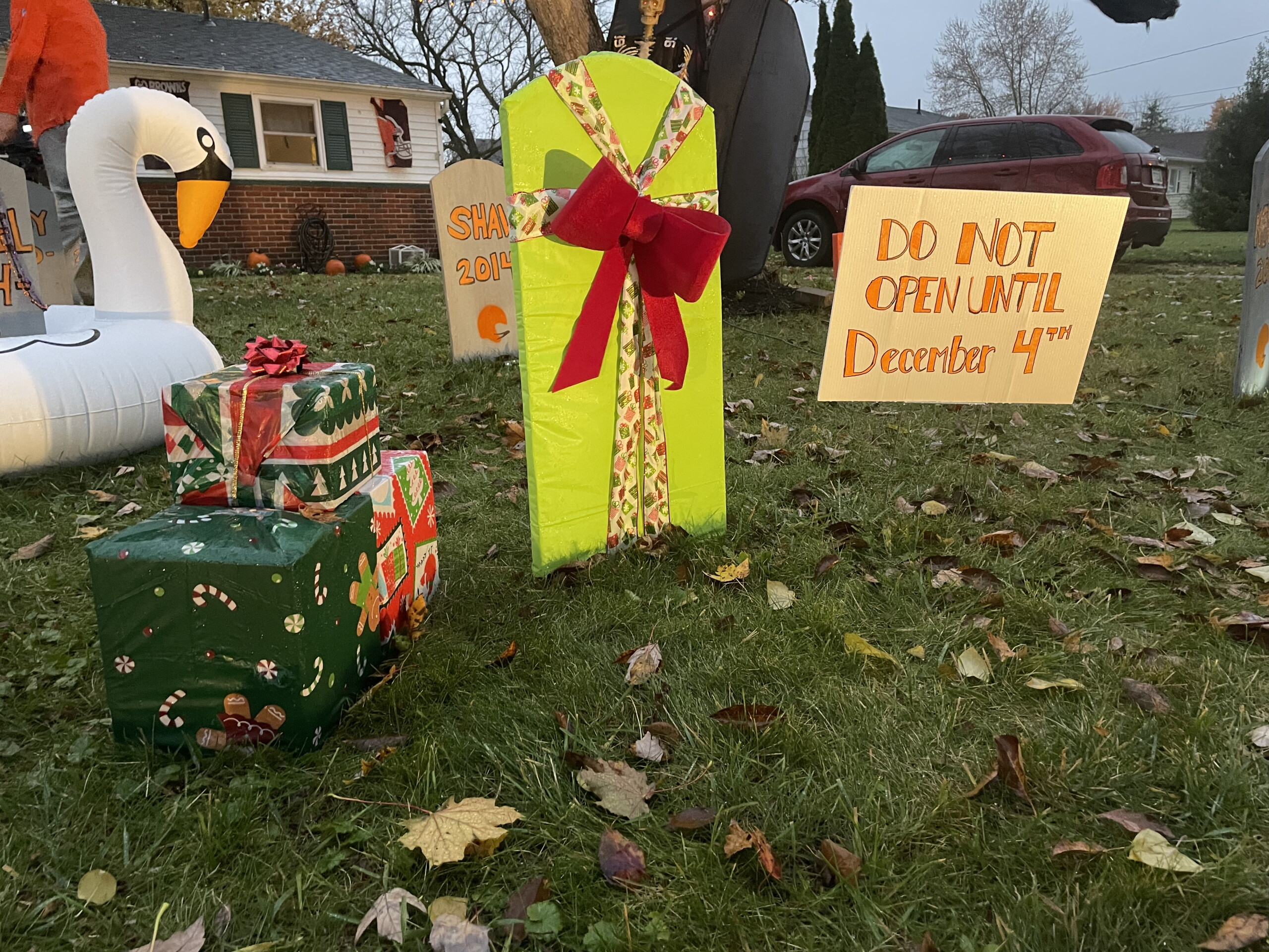 Myles Garrett's house has a 'Stranger Things' display with eyes set on