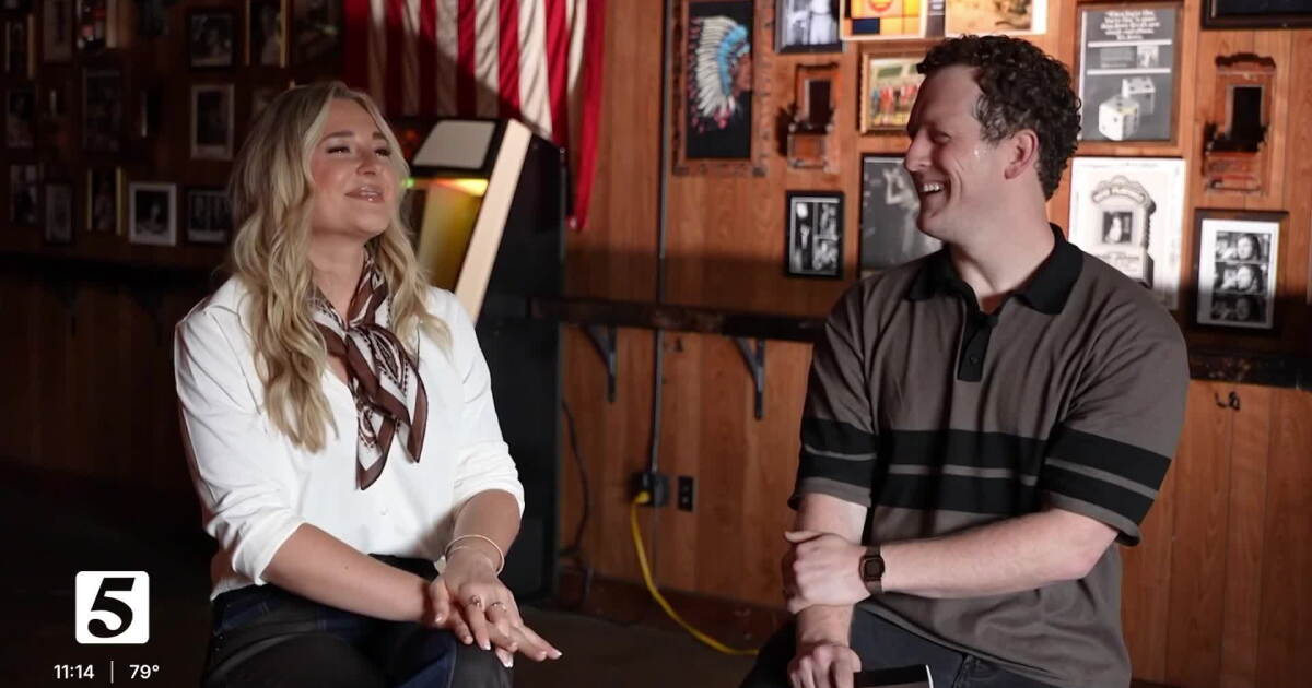 Country singer Erin Kinsey is set to release her debut album 'Suede'