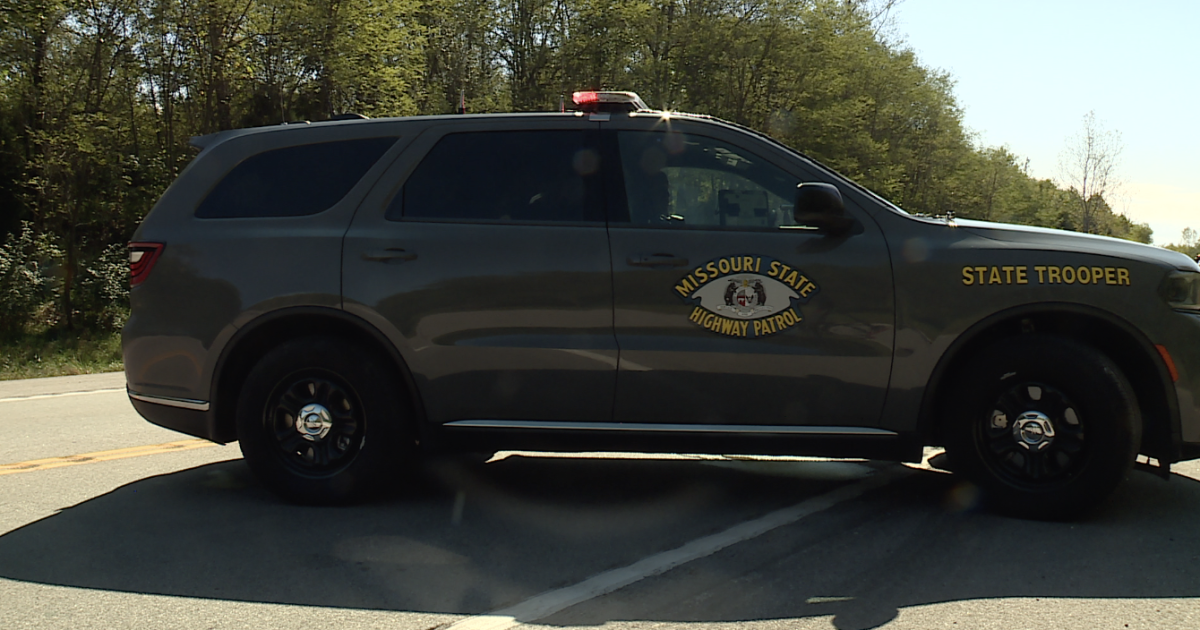 Serious injuries reported in 3-car crash involving 2 teens, woman in Pettis Co.