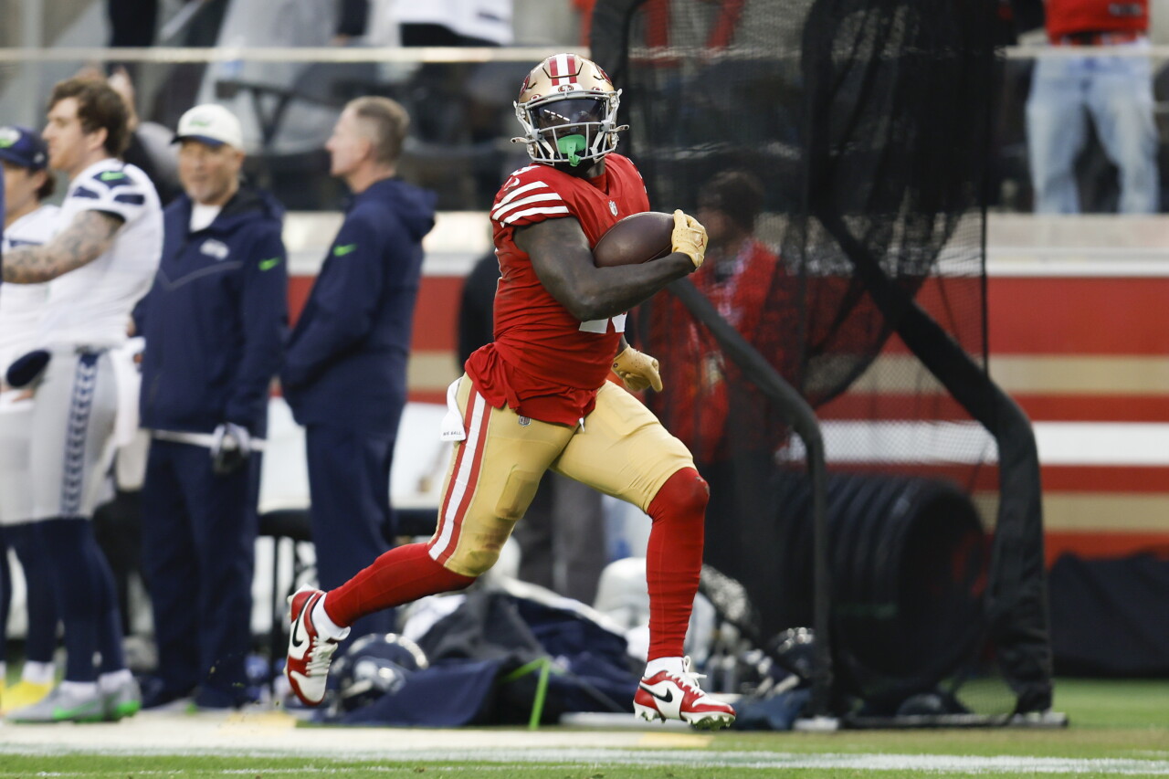 San Francisco 49ers receiver Deebo Samuel scores 74-yard TD vs. Seattle Seahawks in wild-card playoff game, Jan. 14, 2023
