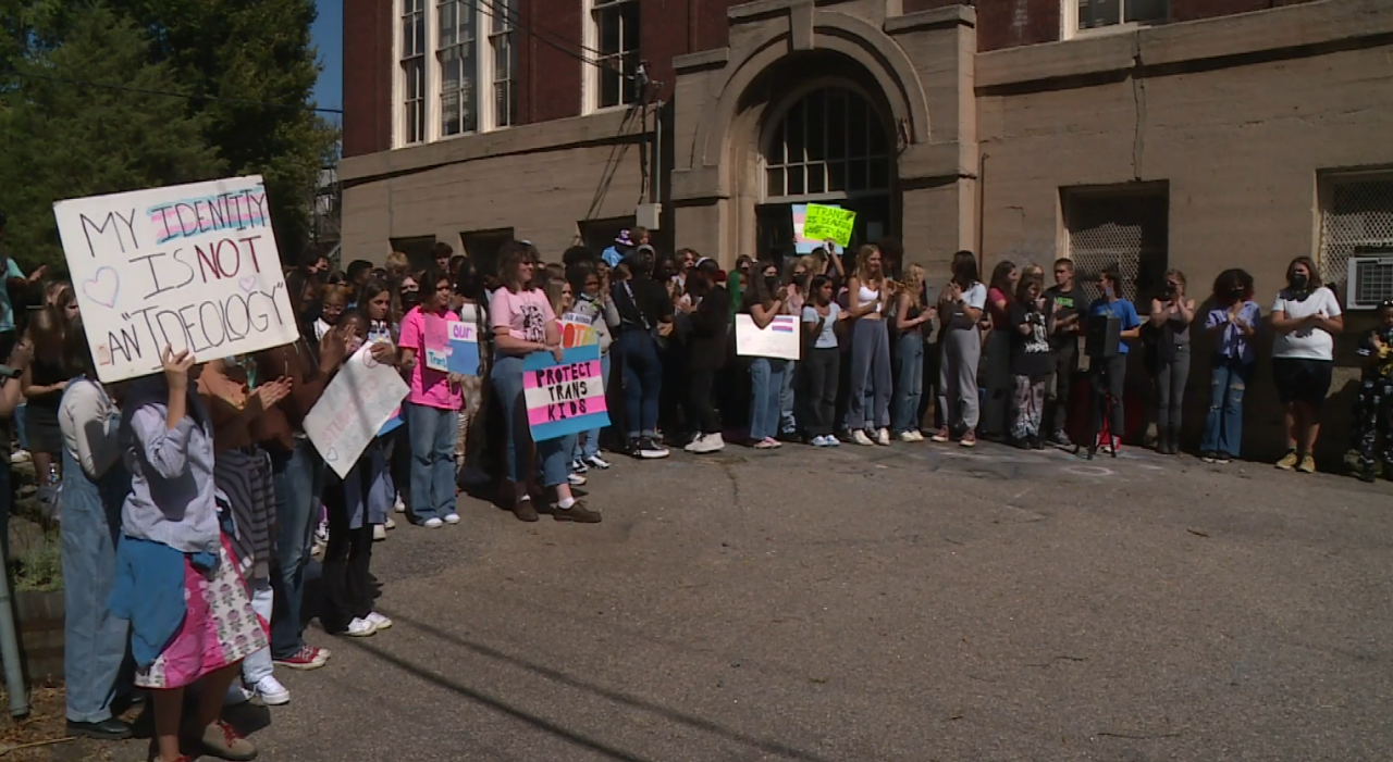 Virginia students walk out trans policy 03.png