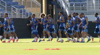 The Curacao soccer team, known as the "Blue Wave," held a training session on June 11, 2026, in Boca Raton that drew crowds of enthusiastic supporters eager to catch a glimpse of their favorite players ahead of the historic debut.