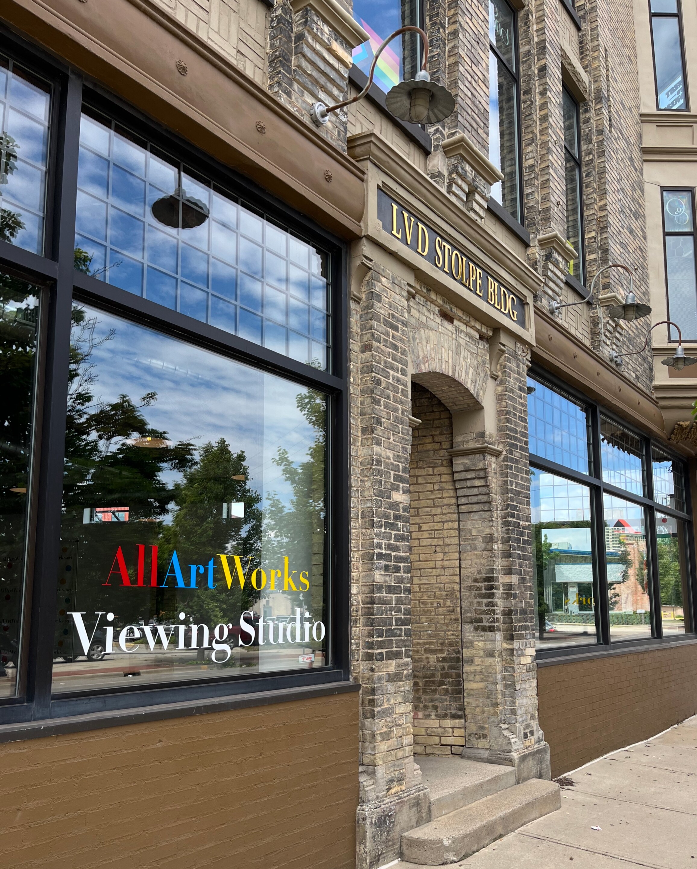 Art studio opens in Grand Rapids