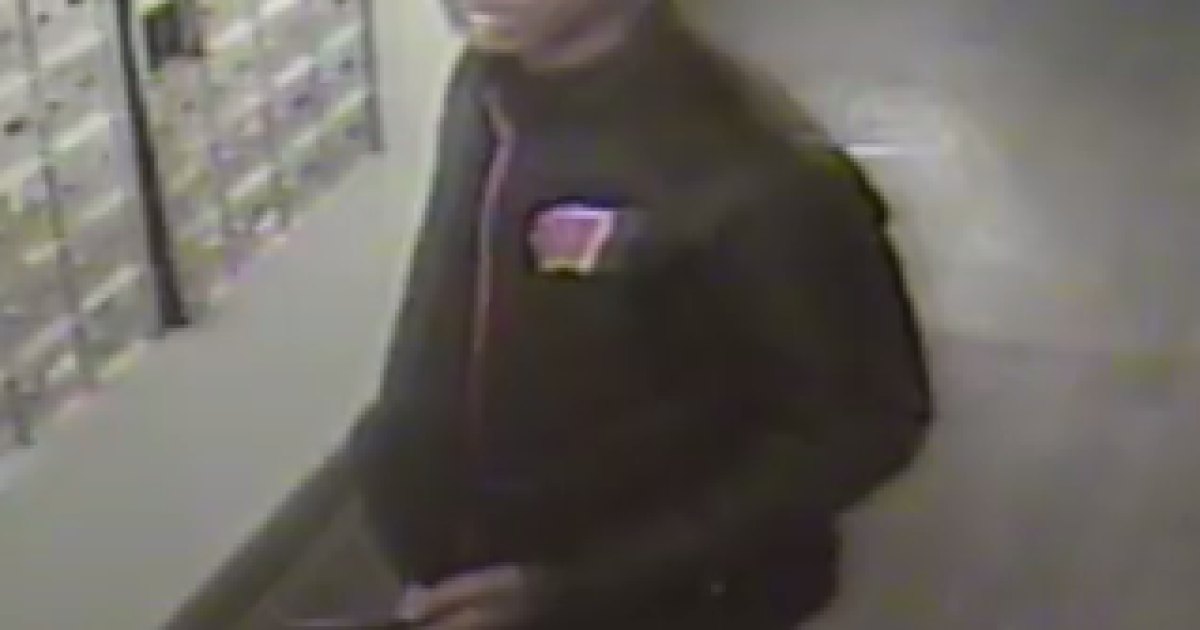 Milwaukee police searching for three armed robbery suspects