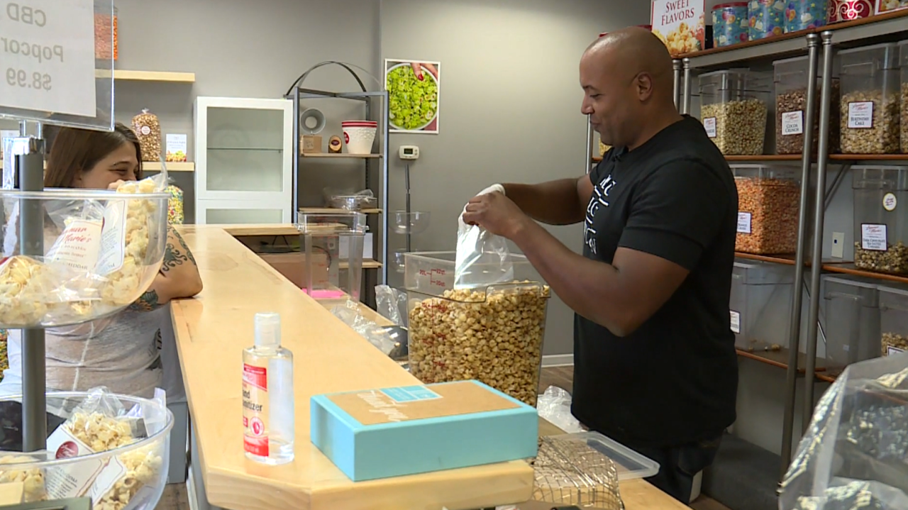 Lamarr Marie popcorn 03.png