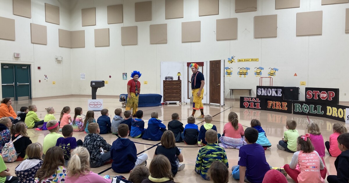 NeenahMenasha fire department visit elementary schools to teach safety