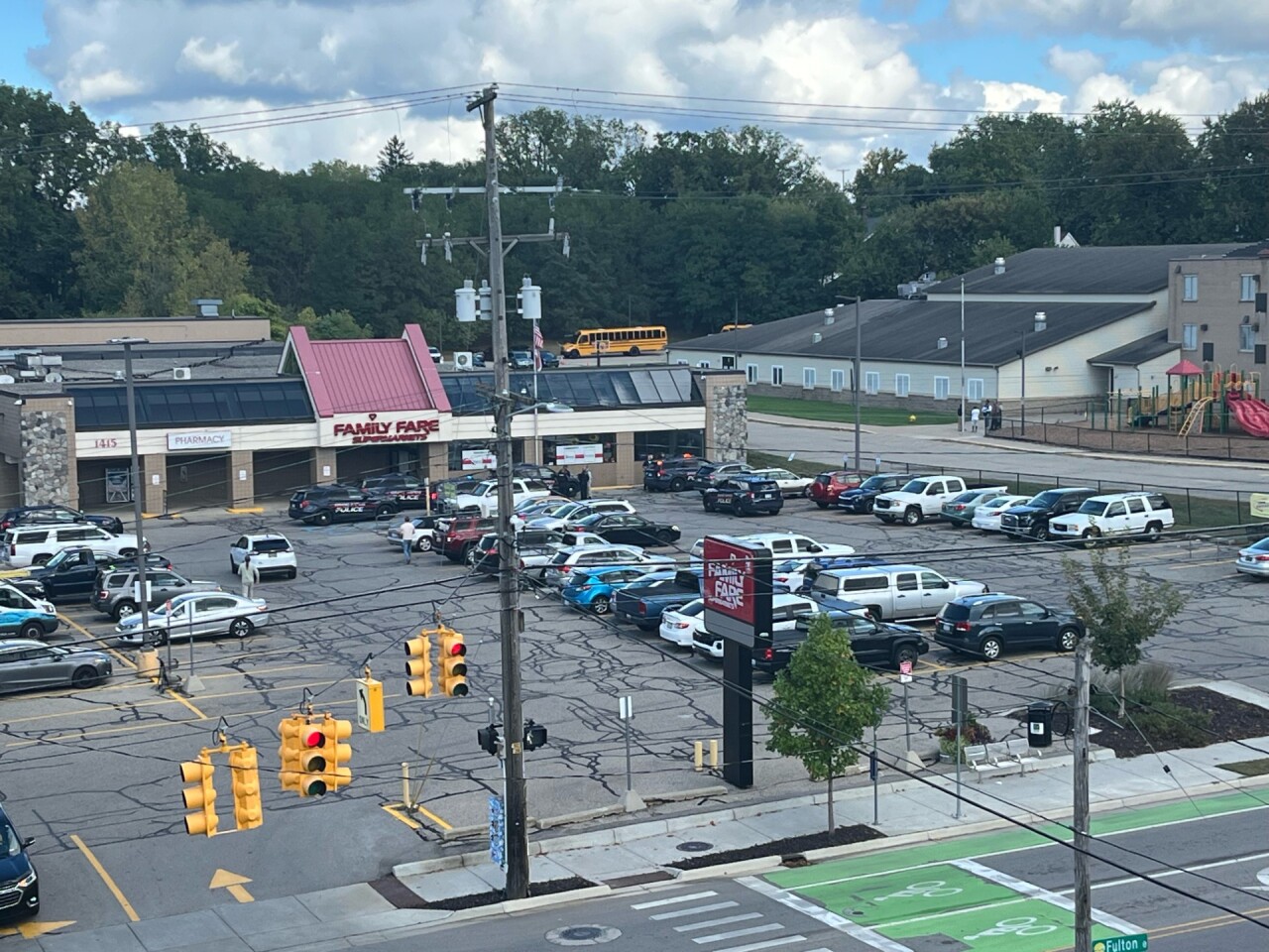 Fulton Family Fare Robbery.jpg