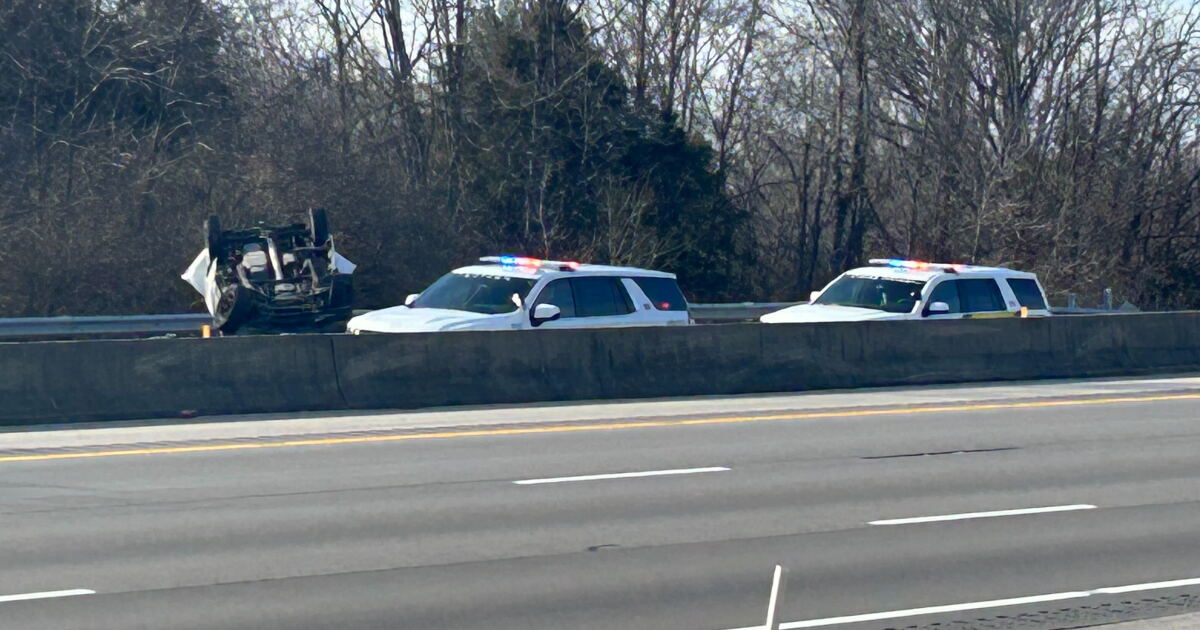 Two hurt after I-75 crash, part of interstate shut down - Vimarsana News