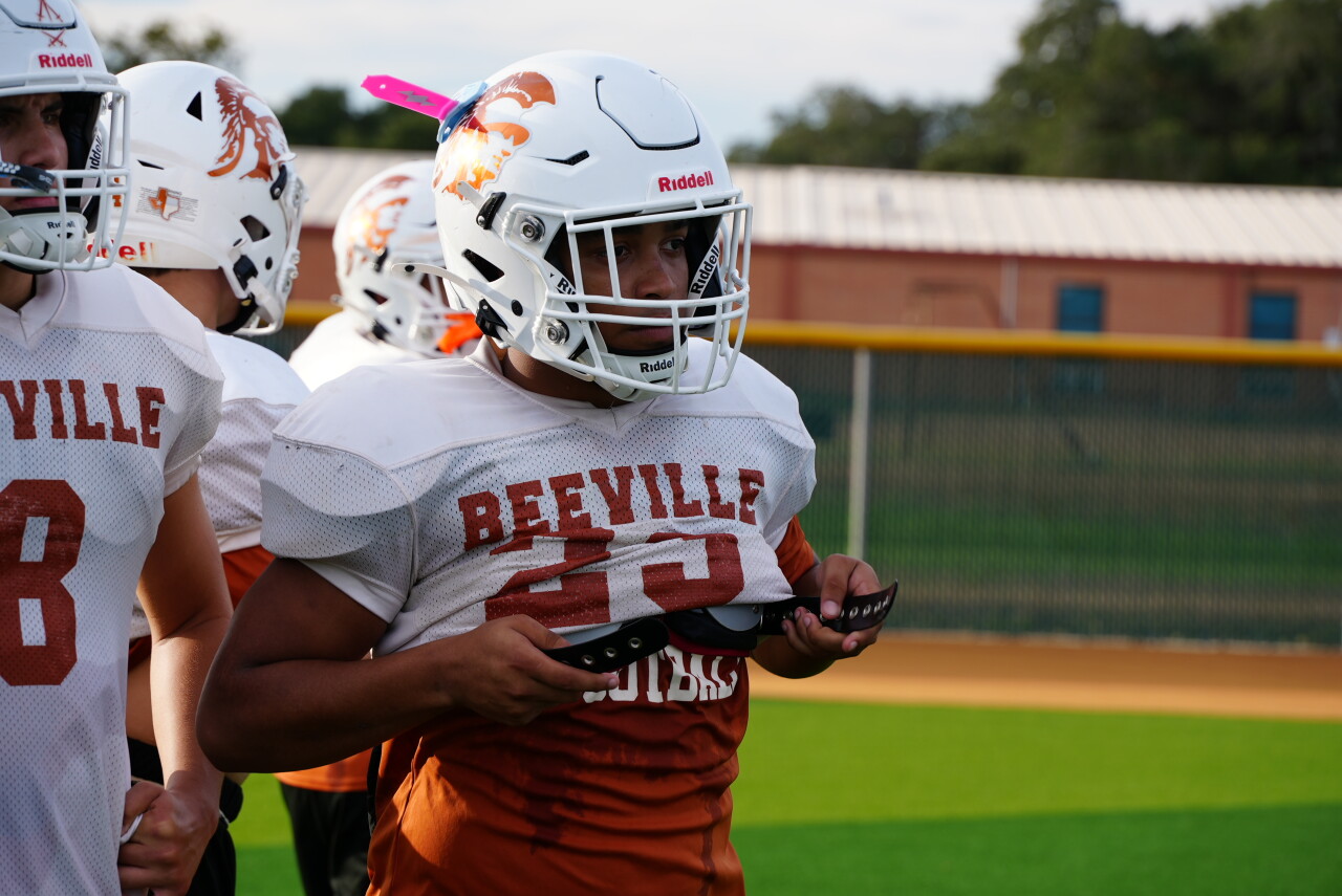 Beeville junior running back KD Cano