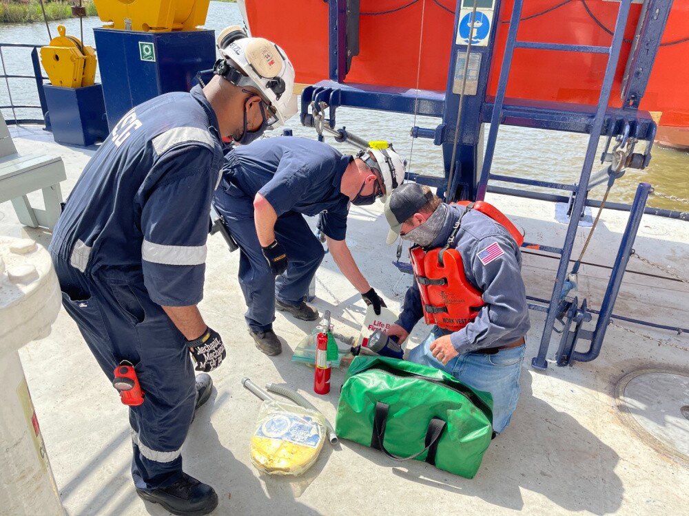 US Coast Guard inspects SEACOR Eagle after SEACOR Power response 6.jpg