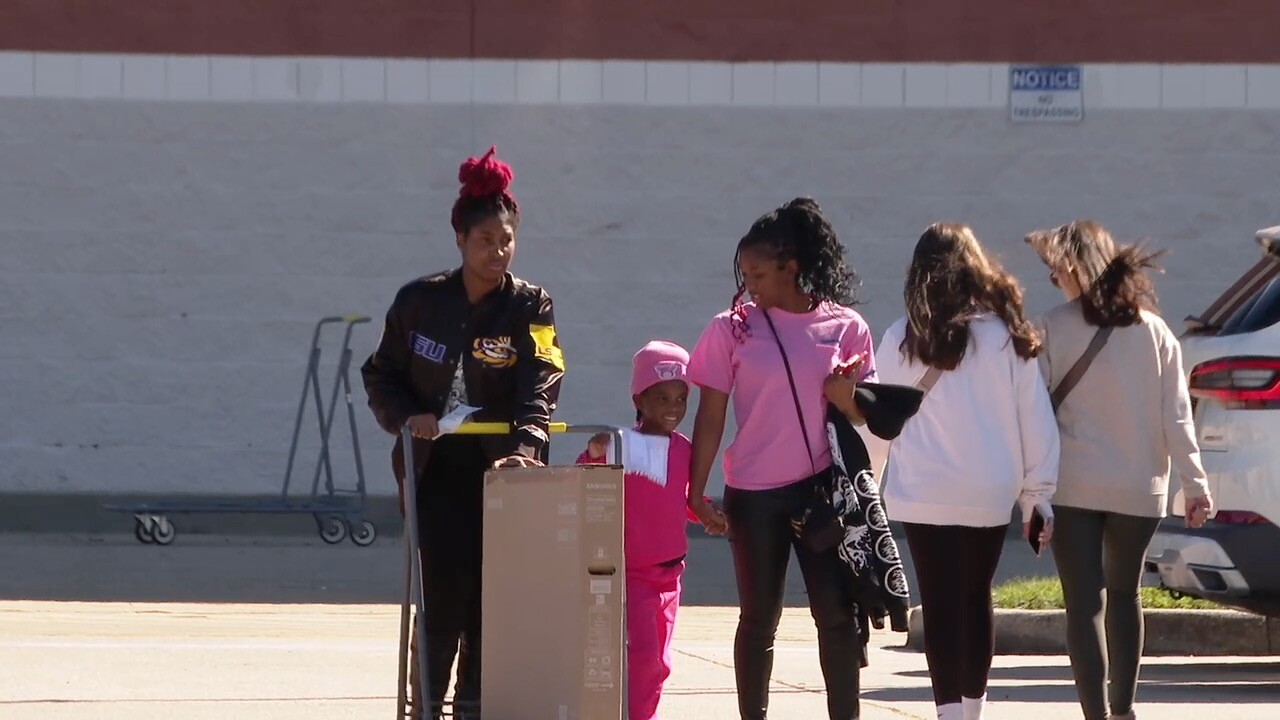 Black Friday reaction at Best Buy 