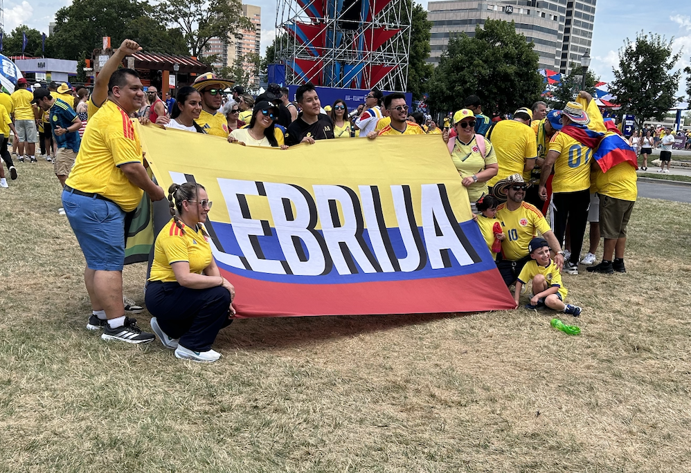 Colombia fans.png