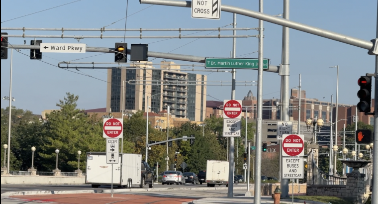No Right Turn on red and caution signs along Dr. Martin Luther King Boulevard.png