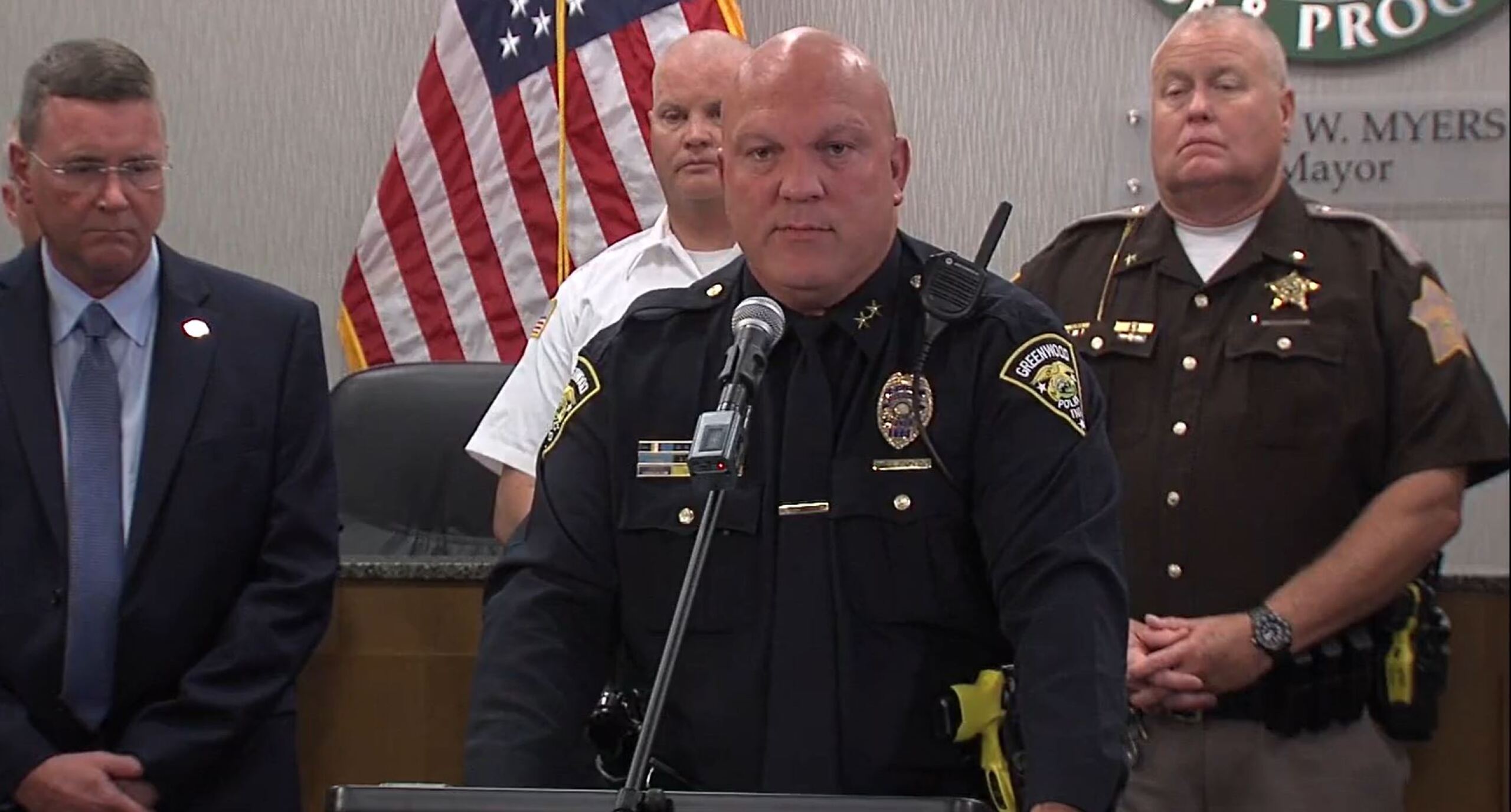 Suspect in Greenwood, Indiana mall mass shooting had 3 firearms; motive