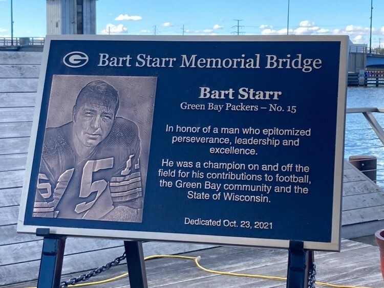 Bart Starr's on-going legacy continues in Green Bay: Walnut Street Bridge renamed in his honor