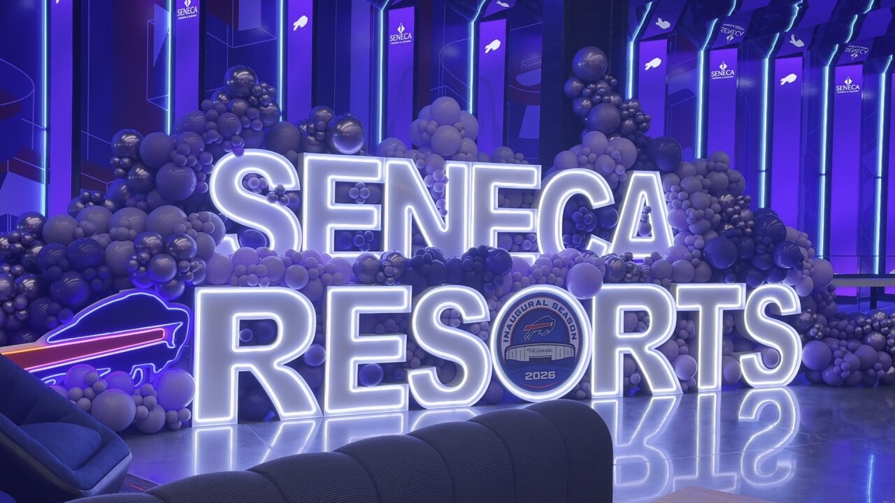 CLUB.jpg