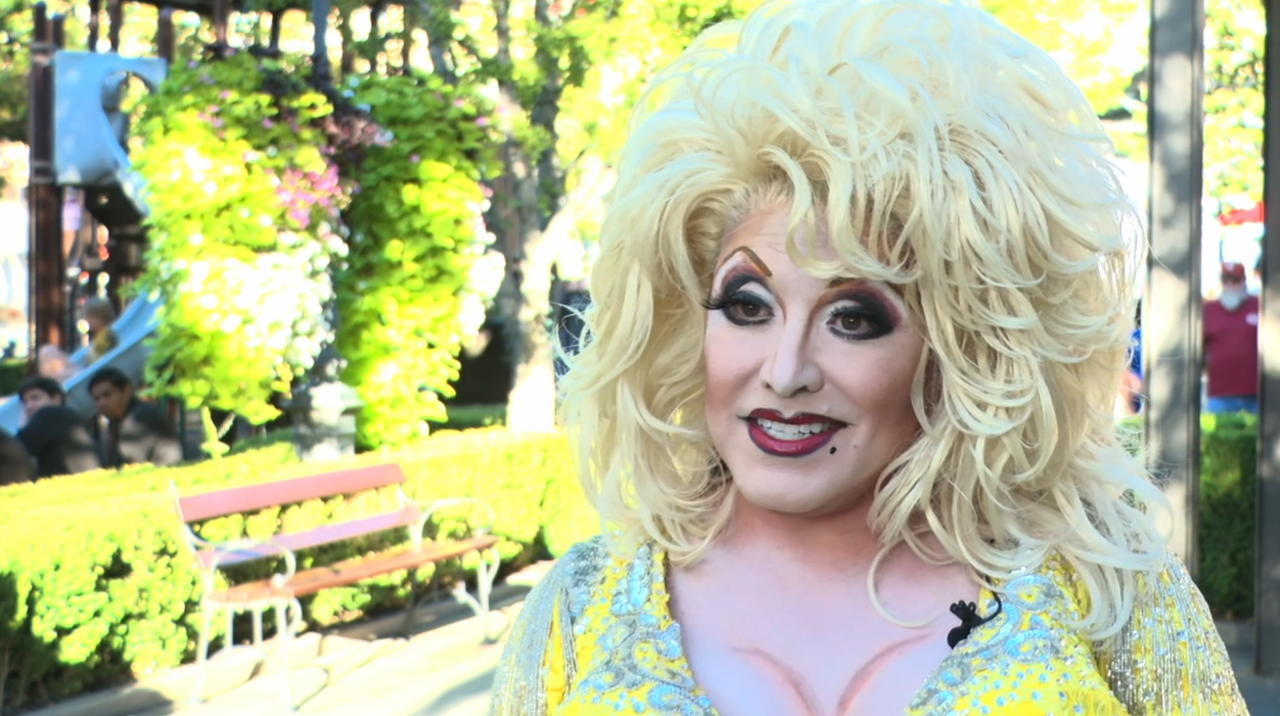 Utah performer dedicates decades to Dolly Parton