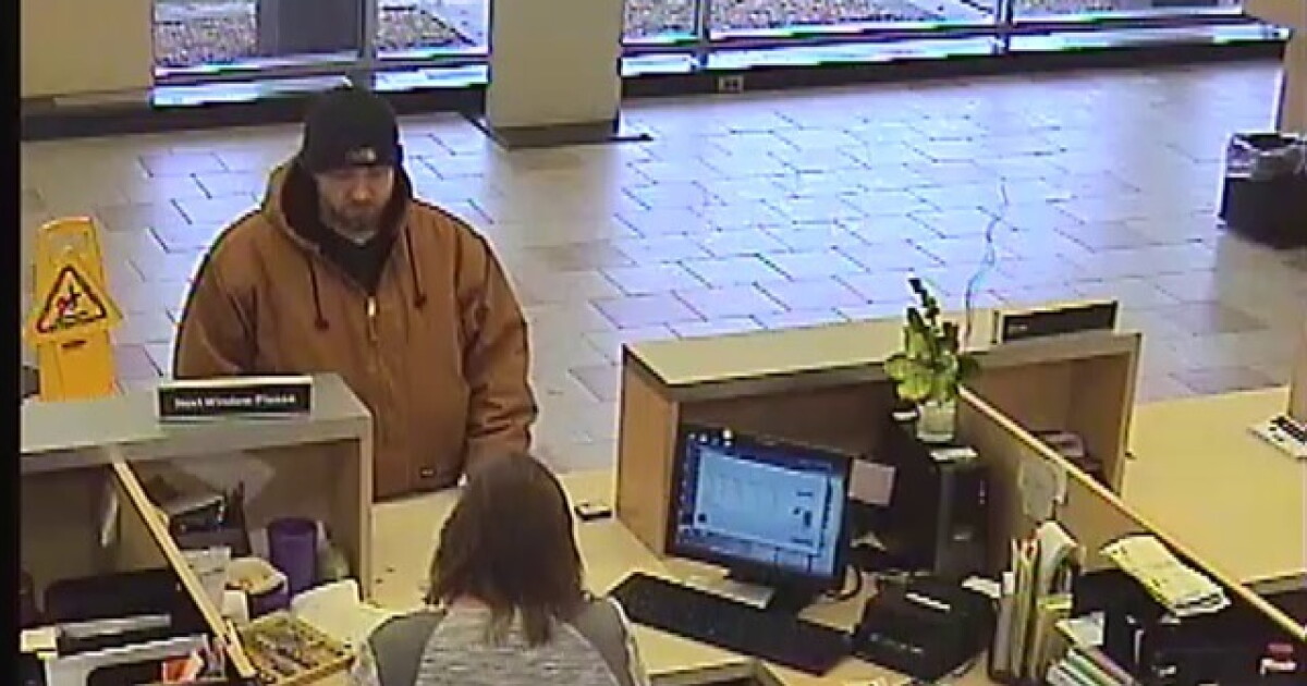 Suspect wanted in Roseville bank robbery