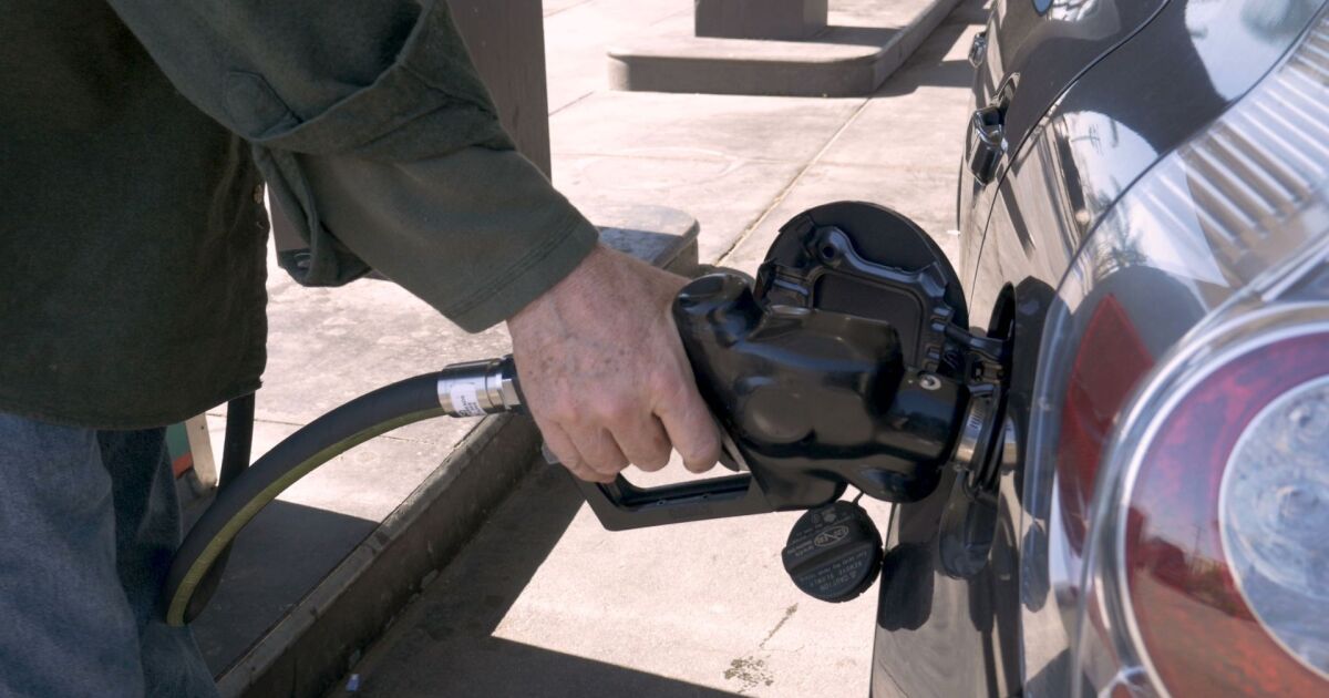Simple ways to improve your car’s fuel efficiency and save money on gas Simple ways to improve your car’s fuel efficiency and save money on gas