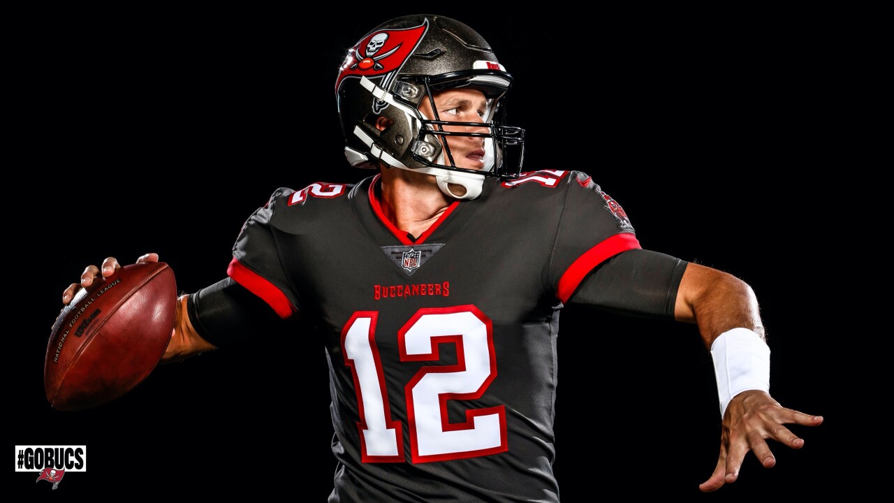 Tom Brady dons Buccaneers uniform for first time