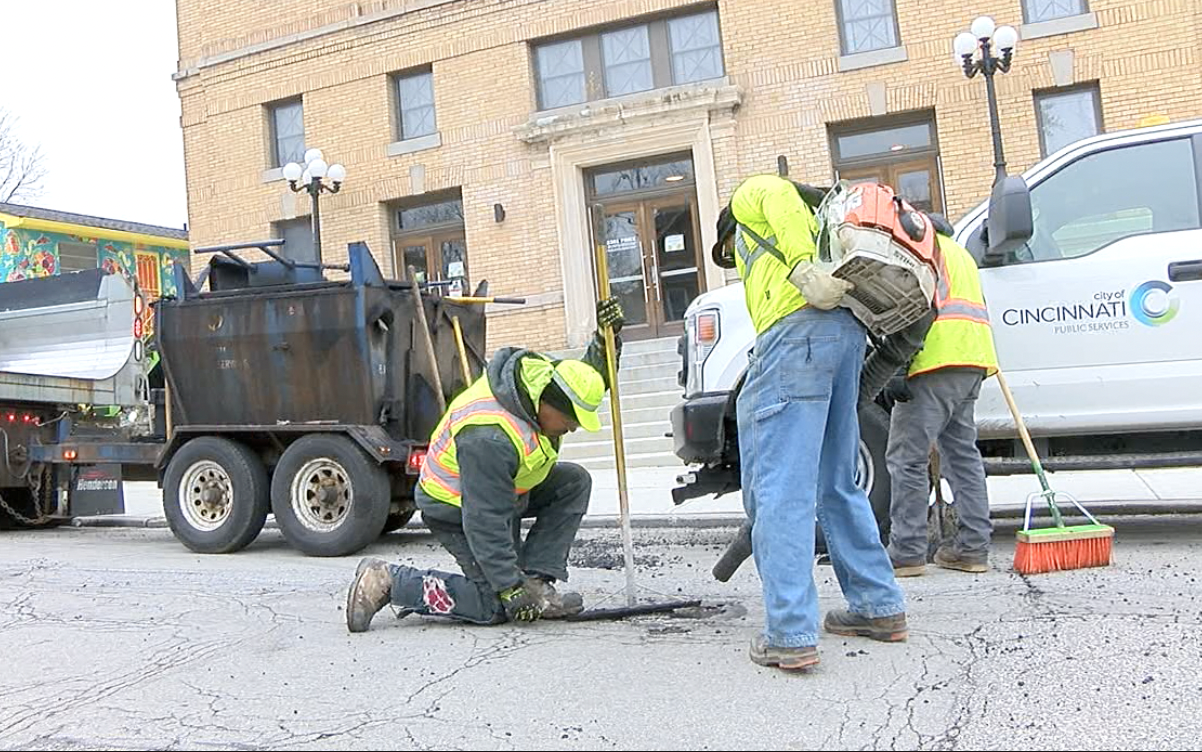Cincinnati pothole crews