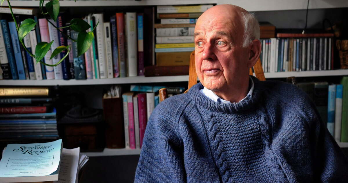 Literary community remembers famed Kentucky author Wendell Berry