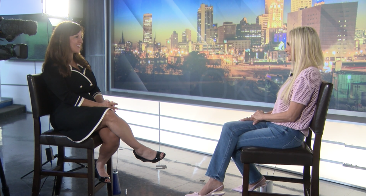 Julie and Kristin Chenoweth.png