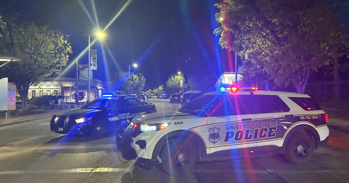 Shooting leaves 1 man dead, others injured
