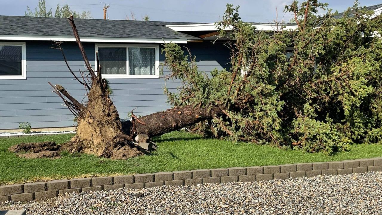 Storm rocks Big Sandy