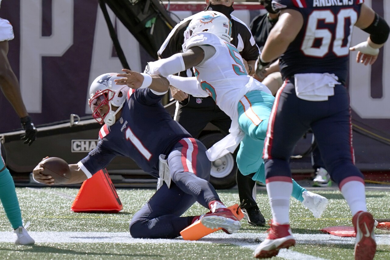 New England Patriots QB Cam Newton scores TD vs Miami Dolphins linebacker Jerome Baker, September 2020