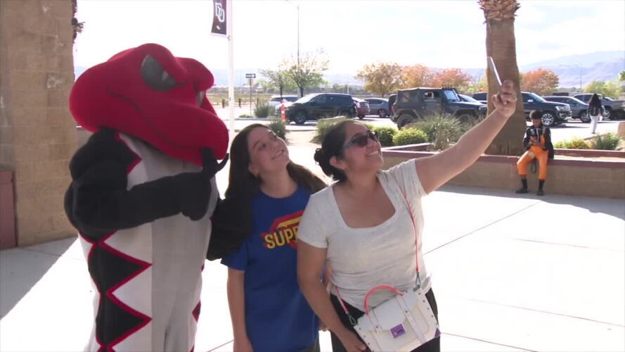 Desert Oasis High School mascot makes national competition