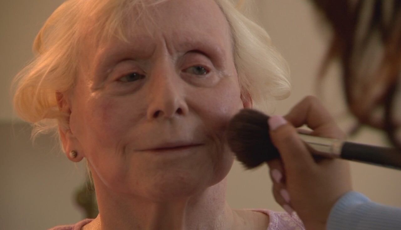 JOAN DUNSIRE - MAKE UP.jpg